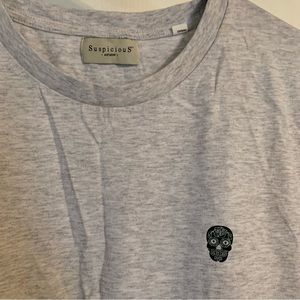 Suspicious -Antwerp- unisex skull T-shirt